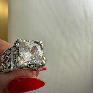 Silpada Princess Cut Cubic Zirconia 925 Sterling Silver
Filigree Scroll Ring